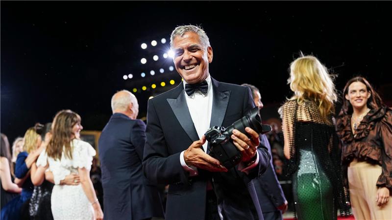 George Clooney trotz Krankheit auf dem roten Teppich Trotz Krankheit mit guter Laune: George Clooney.