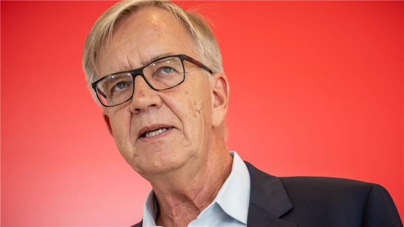 Trotz Milliardenförderung des Bundes für E-Autos geht es nach Worten von Bartsch „der deutschen Autoindustrie so schlecht wie nie“. (Archivbild)