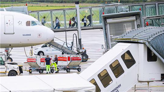 Trotz Stopp des Aufnahmeprogramms durften erneut einige Afghanen nach Deutschland ausreisen.