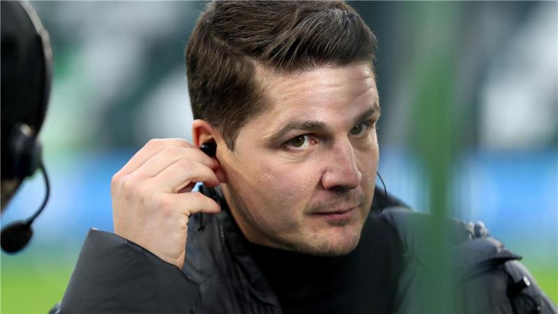 Trotz der Niederlage gegen Freiburg ist Sportdirektor Pirmin Schwegler weiter vom neuen Chefcoach Daniel Bauer überzeugt.