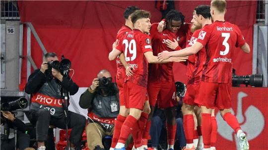 Trotz des Freiburger Sieges gibt es keinen weiteren Champions-League-Platz für die Bundesliga.