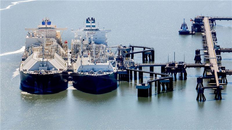 Trotz des Iran-Krieges und gestörter Lieferketten legen Tanker weiterhin an den deutschen LNG-Terminals an. (Archivbild)