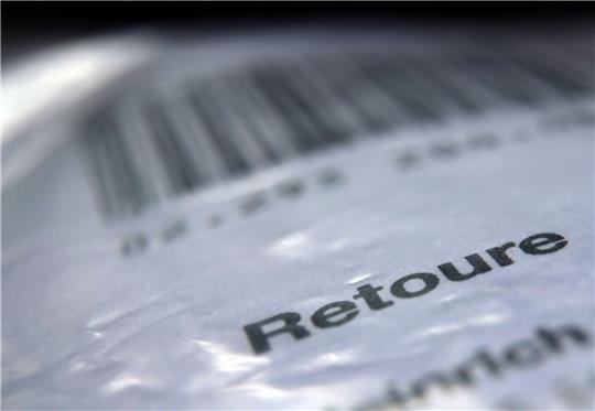 Trotz großer Bemühungen, die Anzahl der Retouren zu reduzieren, hat der Onlinehandel mit hohen Unkosten durch Rücksendungen zu kämpfen.