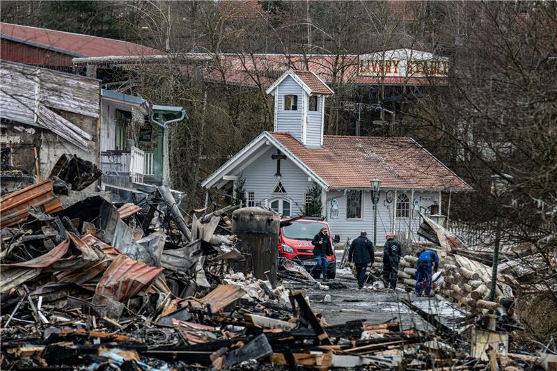 Brand in „Pullman City”: Neustart im Frühjahr Trotz schwerer Schäden will die Westernstadt «Pullman City» im Frühjahr wieder ihr volles Programm anbieten.