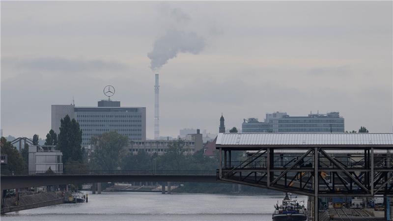 Auto-Städte leiden unter Schwund bei Gewerbesteuer Trübe Aussichten in Stuttgart: Im Haushalt der Stadt fehlen Hunderte Millionen Euro. (Archivbild)