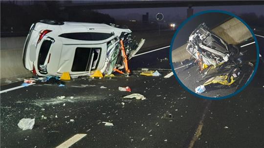 Trümmerfeld auf der A7 nach dem schweren Unfall am Sonntagmorgen.