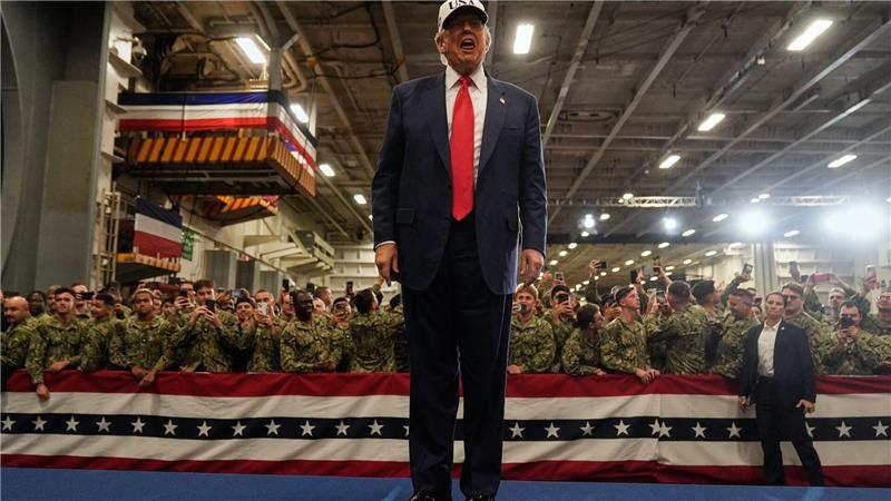 Trump besucht US-Truppen.