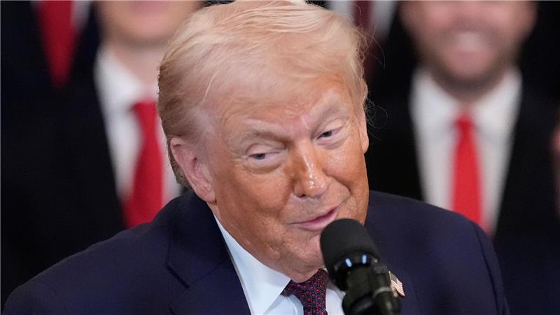 Trump droht dem Iran mit einem militärischen Eingreifen. 