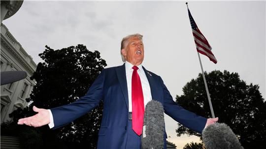 Trump fordert Israel auf, die Bombardierung des Gazastreifens zu stoppen. (Archivbild)