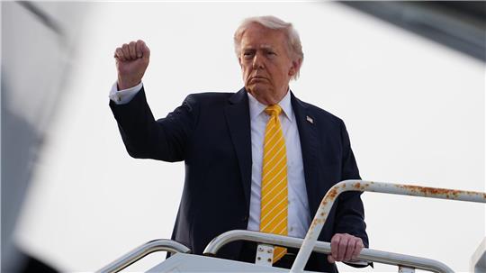 Trump kündigt eine neue Initiative in der Straße von Hormus an - lässt aber viele Details offen. 