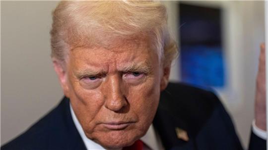 Trump schießt immer wieder mit Kritik gegen Medien - nun beleidigt er eine Journalistin der „New York Times“. 