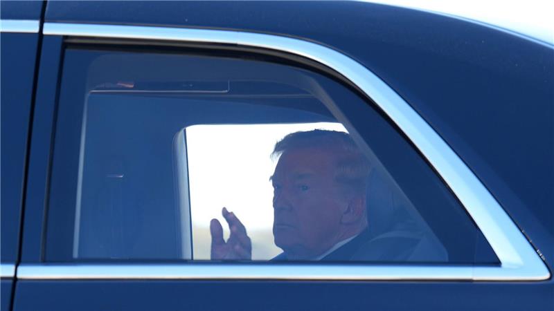 Wird der Spritpreis Trump im US-Wahljahr gefährlich? Trump spielt das Problem der Benzinpreise herunter (Archivbild).