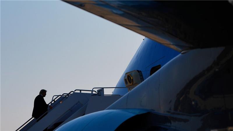 Bilder des Tages Trump startet die Reise zum Treffen mit Putin