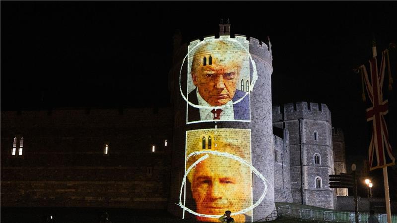 Trump und Epstein: Am Dienstagabend sorgte eine Lichtinstallation für Aufruhr.