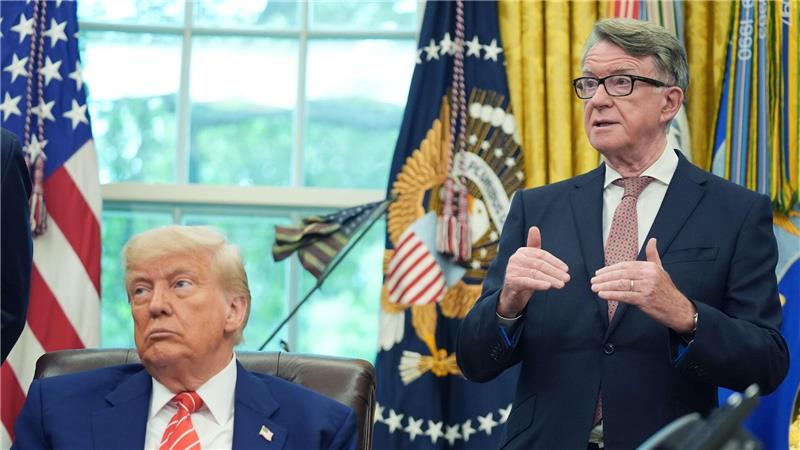 Worte ohne Taten? Trump ließ sich in Großbritannien feiern Trump und Mandelson im Oval Office. (Archivbild)