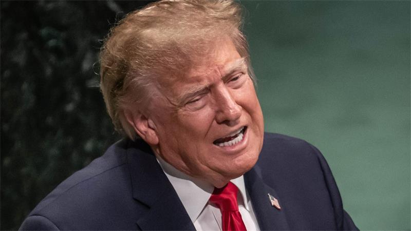 Trump verkündet die erste Zusammenkunft für Gespräche zwischen den USA und dem Iran seit Monaten. 