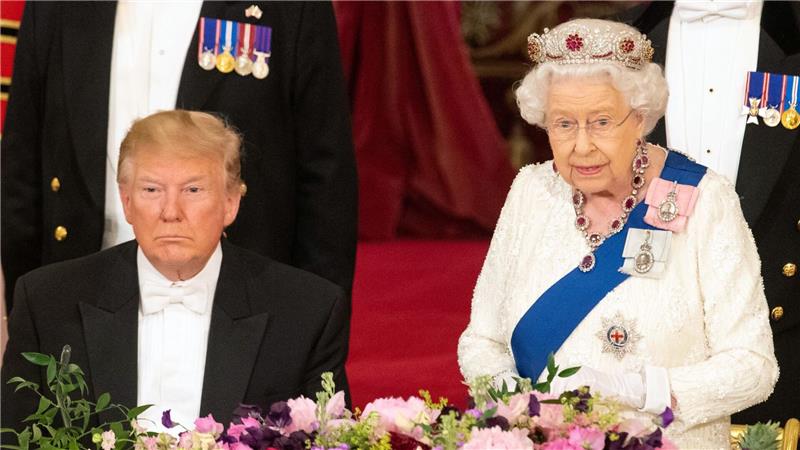 Trump war schon einmal zum Staatsbesuch in Großbritannien - damals noch mit der Queen (Archivbild).