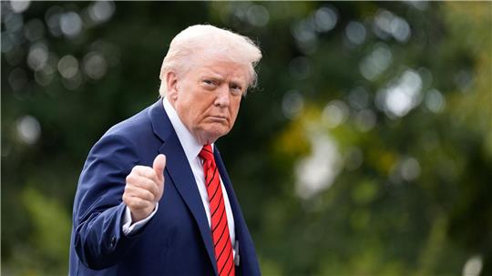 Trump will am Montag Angehörige der Hamas-Geiseln treffen.