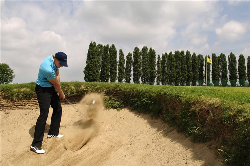 Tückisches Sandhindernis: Schläge aus dem Bunker gehören zu größten Herausforderungen des Golfsports.  Foto: Pixabay