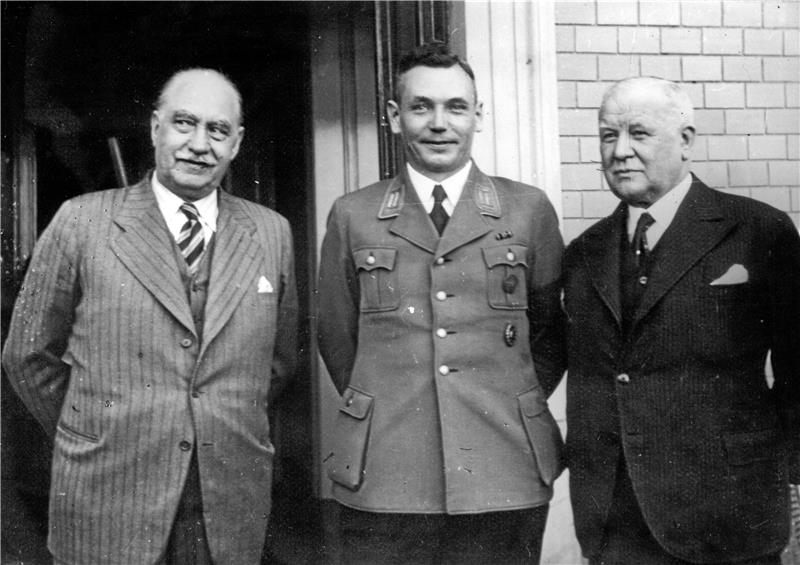 „Goebbels-Heim“ in Harzburg: Paul Lincke dirigiert zum Start Türen auf für das „Dr. Goebbels-Heim“ (v.l.): Paul Lincke, der Harzburger Bürgermeister Hermann Berndt und Franz Lehár stellen sich zur Einweihung des Versorgungswerks Deutscher Komponisten den Fotografen. Fotos: Archiv Ahrens
