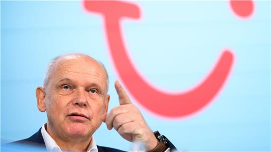 Tui-Chef Sebastian Ebel sieht kurzfristig keinen Kerosinmangel. (Archivbild)