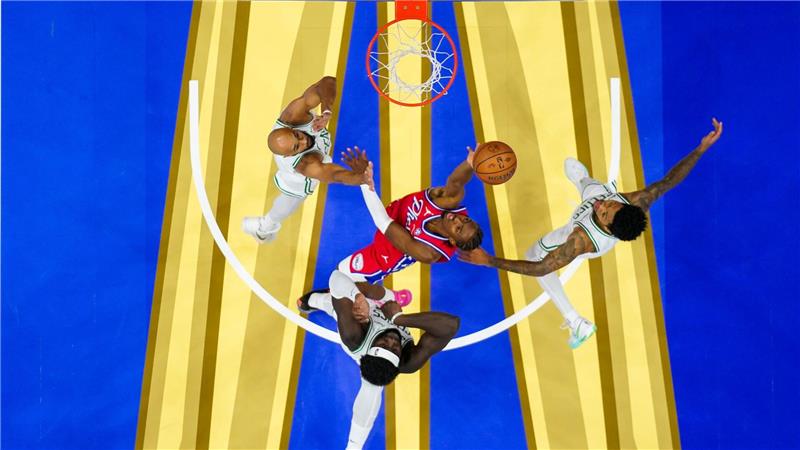 Tyrese Maxey (M) von den Philadelphia 76ers in Aktion.