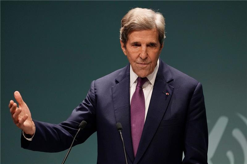 John Kerry: „Emissionen töten Menschen - schon heute” UN-Klimabeauftragter John Kerry will mit den USA auf den fossilen Energien aussteigen.