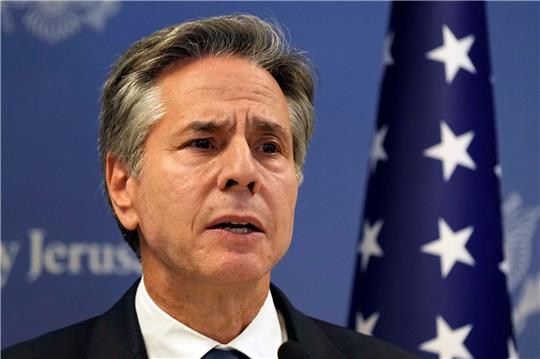 US-Außenminister Antony Blinken spricht in Tel Aviv nach einem Treffen mit dem israelischen Ministerpräsidenten Netanjahu.