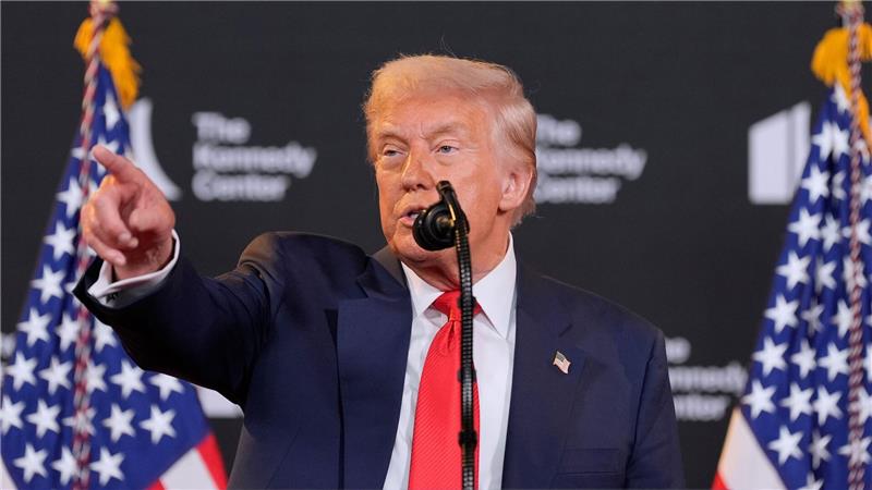 Trump warnt Putin vor schwerwiegenden Konsequenzen US-Präsident Donald Trump droht Wladimir Putin vor dem Alaska-Gipfel mit schwerwiegenden Konsequenzen, sollte der Kremlchef nicht einlenken.