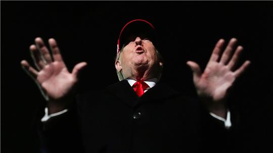 US-Präsident Donald Trump legt sich mit der katholischen Kirche an. 