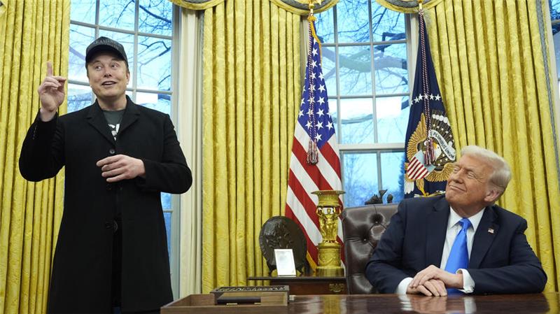 Wie der deutsche Botschafter auf Trump blickt US-Präsident Donald Trump (r.) und Tech-Milliardär Elon Musk ziehen jetzt die Strippen im Oval Office im Weißen Haus.