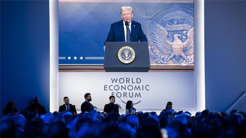 Trump gibt Selenskyj Mitschuld am Ukraine-Krieg US-Präsident Donald Trump sieht in niedrigeren Ölpreisen einen Weg, den russischen Angriffskrieg gegen die Ukraine zu beenden. (Archivbild)