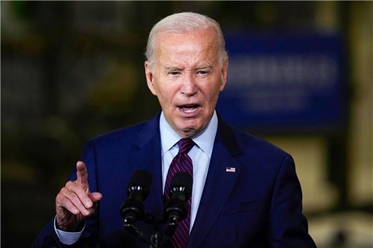 US-Präsident Joe Biden hält eine Rede.