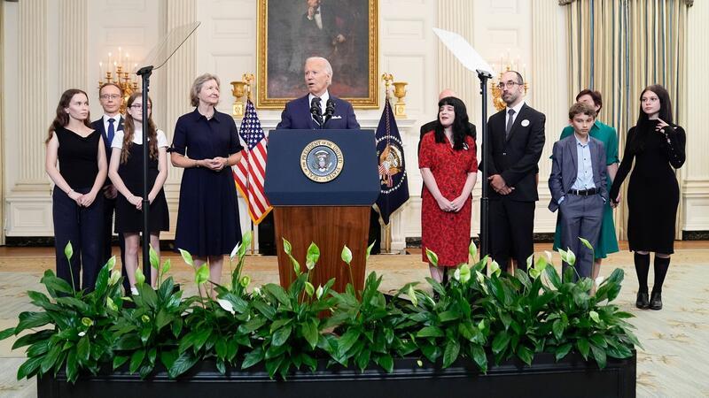 US-Präsident Joe Biden hat Deutschland für seinen Beitrag in einem internationalen Gefangenenaustausch gedankt.