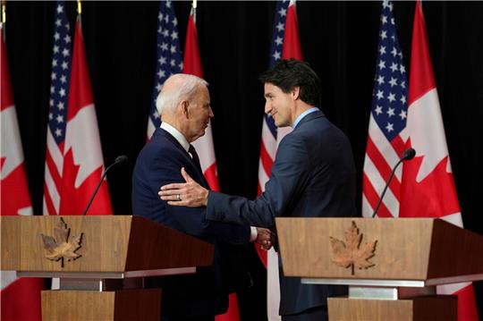 US-Präsident Joe Biden und sein kanadischer Amtskollege Justin Trudeau haben sich bei einem Treffen in Ottawa auf ein Asylabkommen geeinigt, dass einen illegalen Grenzübergang zwischen den beiden Ländern schließen soll.