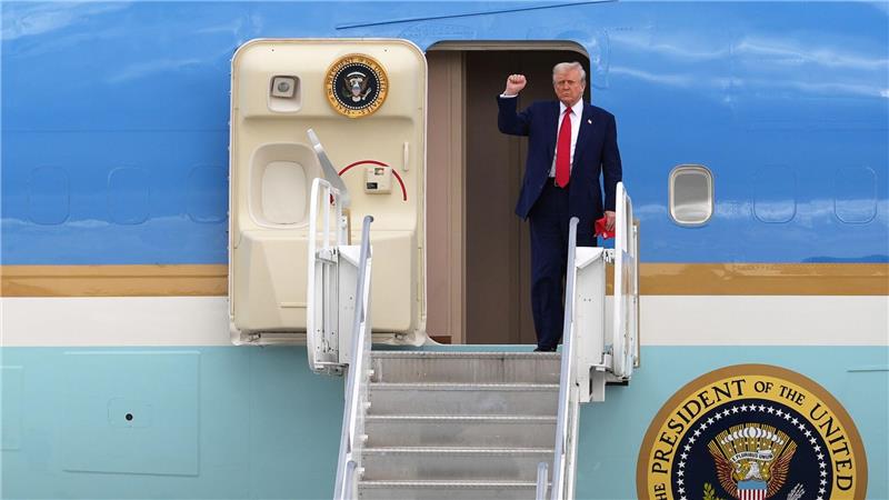 US-Präsident Trump hat dem Iran mit Bombardierungen gedroht.  