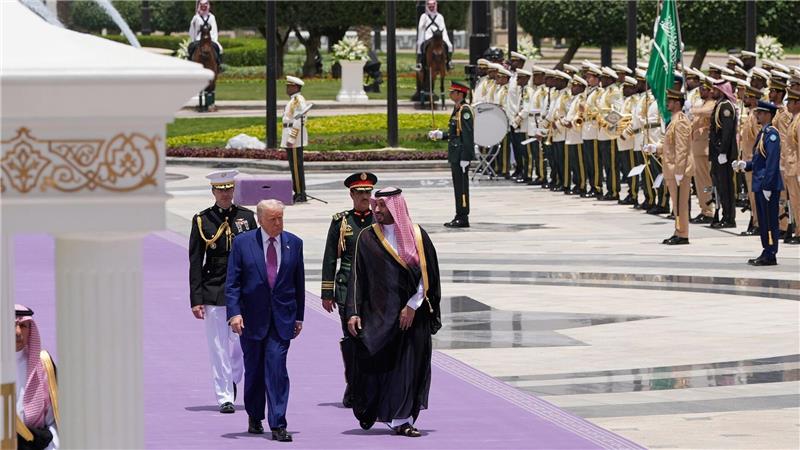 USA und Saudis beschließen großes Rüstungsgeschäft US-Präsident Trump wurde in Riad mit militärischen Ehren empfangen.