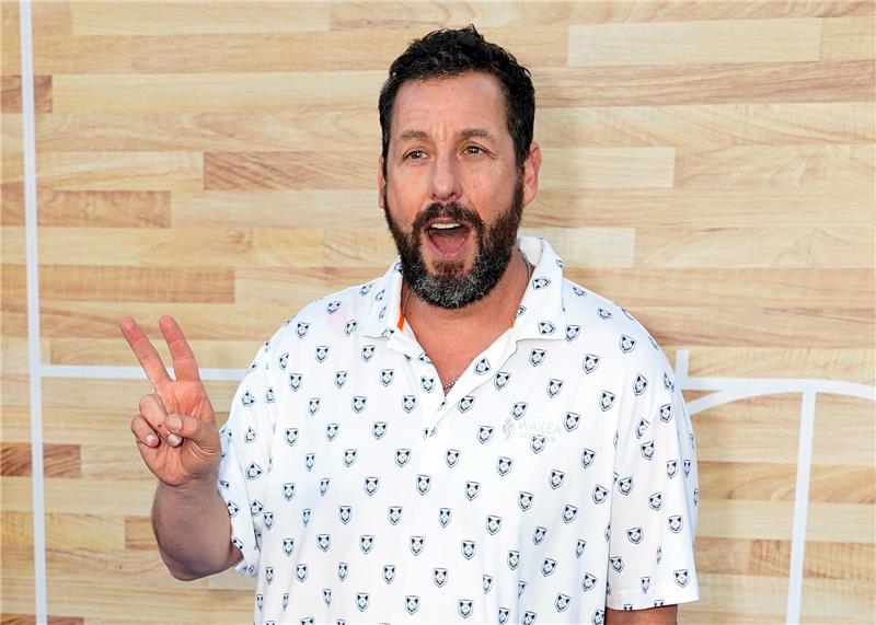 US-Schauspieler Adam Sandler hat zwei Töchter mit seiner Frau Jackie.