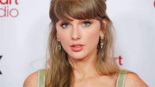 US-Star Taylor Swift kündigt eine erweiterte Version ihres zwölften Studioalbums an – mit vier neuen Songs. (Archivbild)