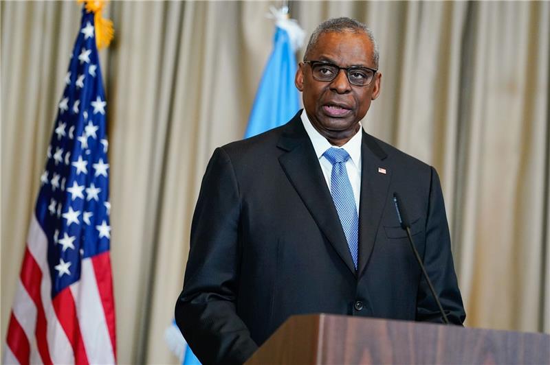 USA kündigen neues Milliardenpaket für Ukraine an US-Verteidigungsminister Lloyd Austin stellt ein milliardenschweres Militärhilfepaket für die Ukraine vor.