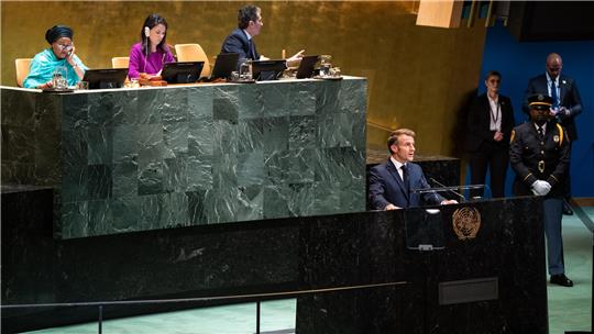 USA, New York: Frankreichs Präsident Emmanuel Macron spricht auf der 80. Sitzung der Generalversammlung der Vereinten Nationen im UN-Hauptquartier.
