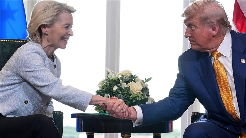 Deutsche Exporte ziehen an - Erholung im Geschäft mit USA USA und EU schließen ihr Zollabkommen.