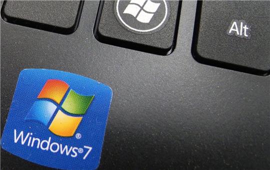 Über 1,8 Millionen Windows-Computer in Deutschland sind mit einem veralteten Betriebssystem im Internet, das nicht mehr gegen Sicherheitsbedrohungen aus dem Netz gewappnet ist.