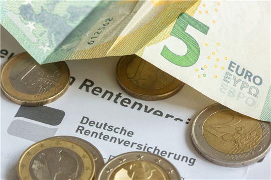 Über 20 Prozent der Frauen über 65 in Deutschland sind armutsgefärdet. Bei den Männern sind es etwa 18 Prozent.