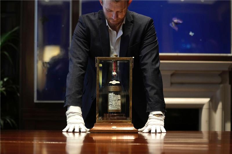 Weltrekordpreis für Whisky: 2,1 Millionen Pfund Über 2,1 Millionen Pfund war einem Käufer die Flasche des «The Macallan 1926 Adami» wert.