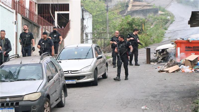 Schlag gegen Drogenbande: 64 Tote bei Polizeieinsatz in Rio Über 2.500 Beamte waren bei der Operation gegen ein Verbrechersyndikat im Einsatz.
