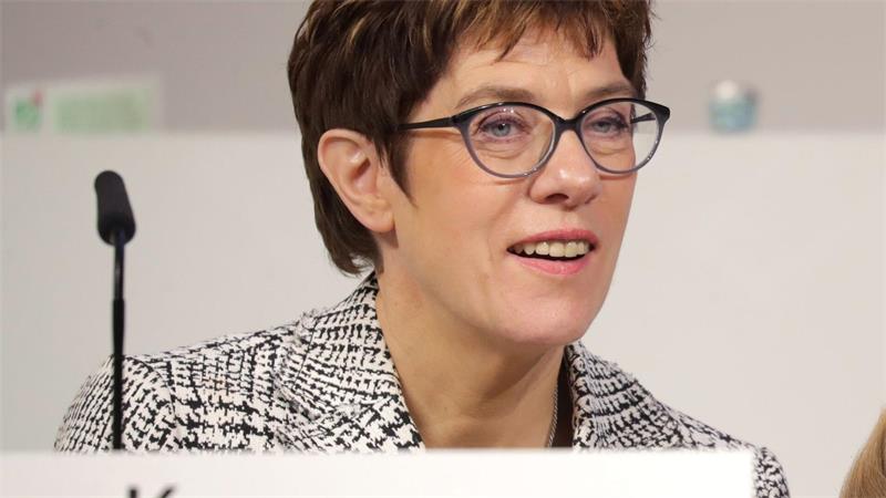 Meier, Müller, Müller-Meier? Die Deutschen und ihre Namen Über Doppelnamen werden in Deutschland häufig Witze gemacht (Archivbild).