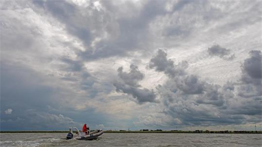 Über Niedersachsen und Bremen breitet sich über das Wochenende zunehmend eine Wolkendecke aus. (Symbolbild)