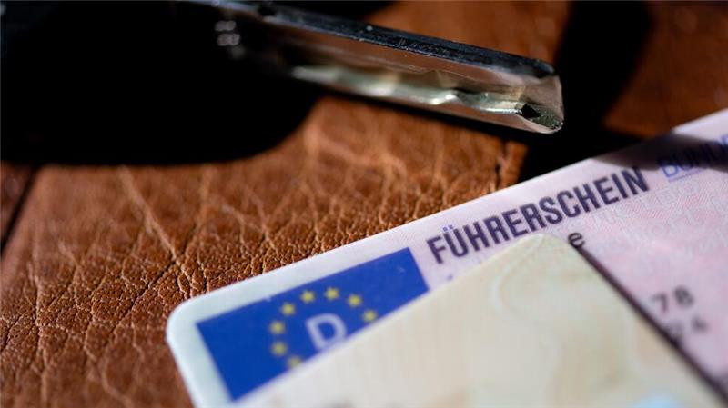 Fast jeder Zweite fällt durch Führerschein-Prüfung Über alle Klassen hinweg gab es 2024 sowohl bei den theoretischen als auch bei den praktischen Fahrprüfungen einen Rekord.