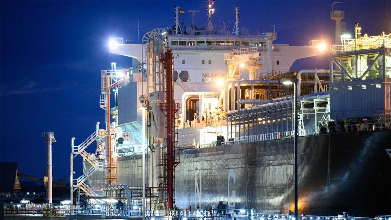 LNG-Spezialschiff „Energos Force“ zurück in Stade Über das Terminal soll Flüssigerdgas (LNG) importiert werden.